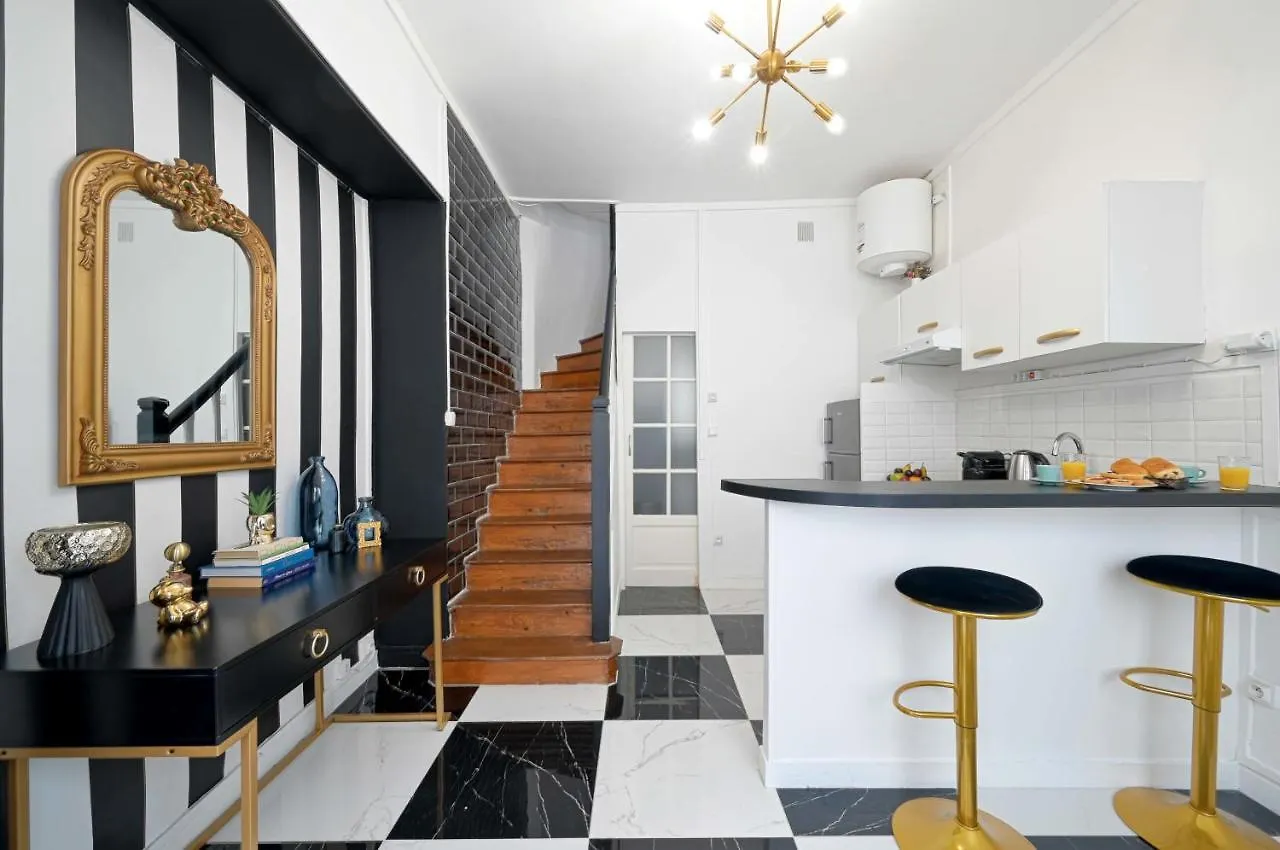 Black & White - Chic & Petit Maison- Pigalle 9eme Apartment